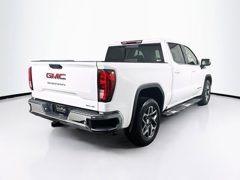 Used 2024 GMC Sierra 1500 SLE w/ Preferred Package image 9
