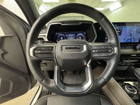 Used 2024 GMC Canyon Denali image 33