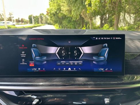 New 2026 BMW X5 M60i w/ Climate Comfort Package AWD/4WD image 17