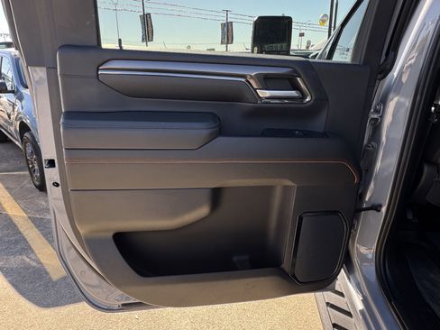 Used 2024 GMC Sierra 2500 AT4 w/ AT4 Preferred Package image 15