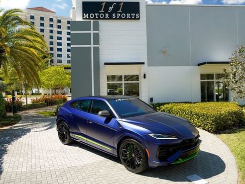 Used 2025 Lamborghini Urus SE image 1