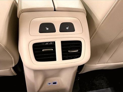 Used 2023 Buick Envision Avenir image 30