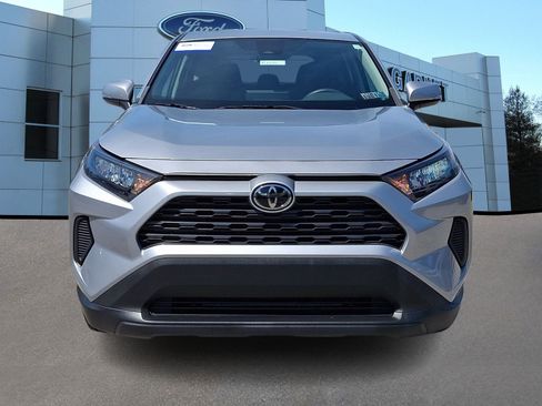Used 2022 Toyota RAV4 LE AWD/4WD image 3