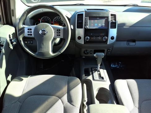 Used 2019 Nissan Frontier SV image 11