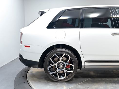 Used 2021 Rolls-Royce Cullinan Black Badge AWD/4WD image 18