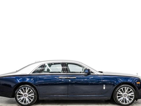Used 2020 Rolls-Royce Ghost RWD image 2