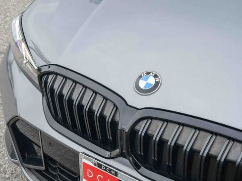 Used 2024 BMW 330i Sedan w/ M Sport Package RWD image 5