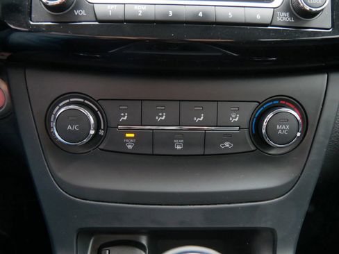 Used 2017 Nissan Sentra SV image 18