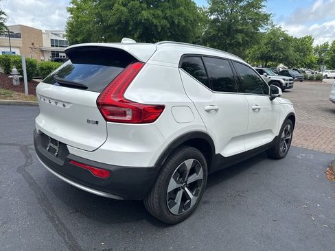 Used 2024 Volvo XC40 B5 Plus AWD/4WD image 3