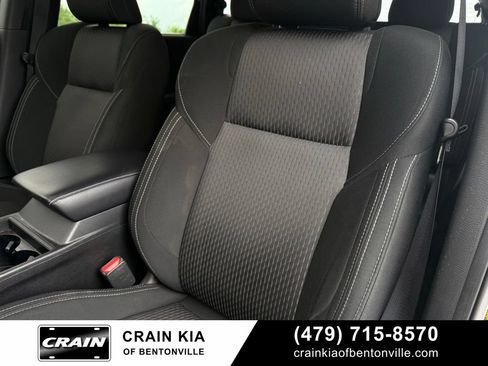 Used 2024 Mitsubishi Outlander ES AWD/4WD image 23