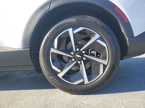 Used 2026 Chevrolet Equinox EV LT image 5