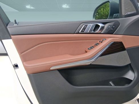 Used 2026 BMW X5 xDrive40i w/ Climate Comfort Package image 11