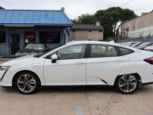 Used 2018 Honda Clarity Plug-In Hybrid image 4