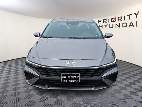 Used 2024 Hyundai Elantra SEL image 2