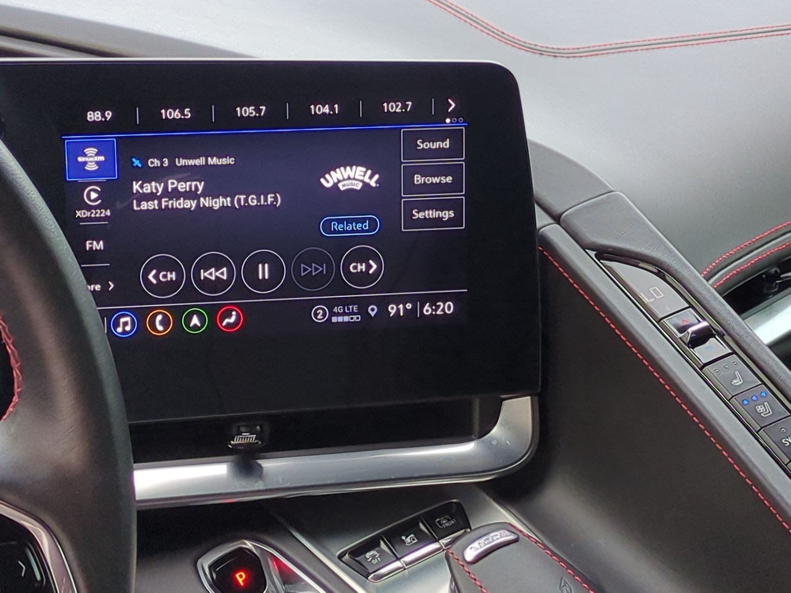 Used 2021 Chevrolet Corvette Stingray Premium Cpe w/ Z51 Performance Package RWD image 23