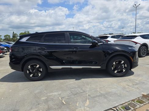 New 2026 Kia Sportage LX FWD image 9