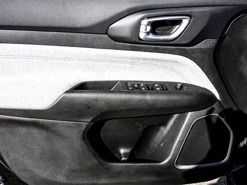 Used 2023 Jeep Compass Latitude w/ Convenience Group image 10