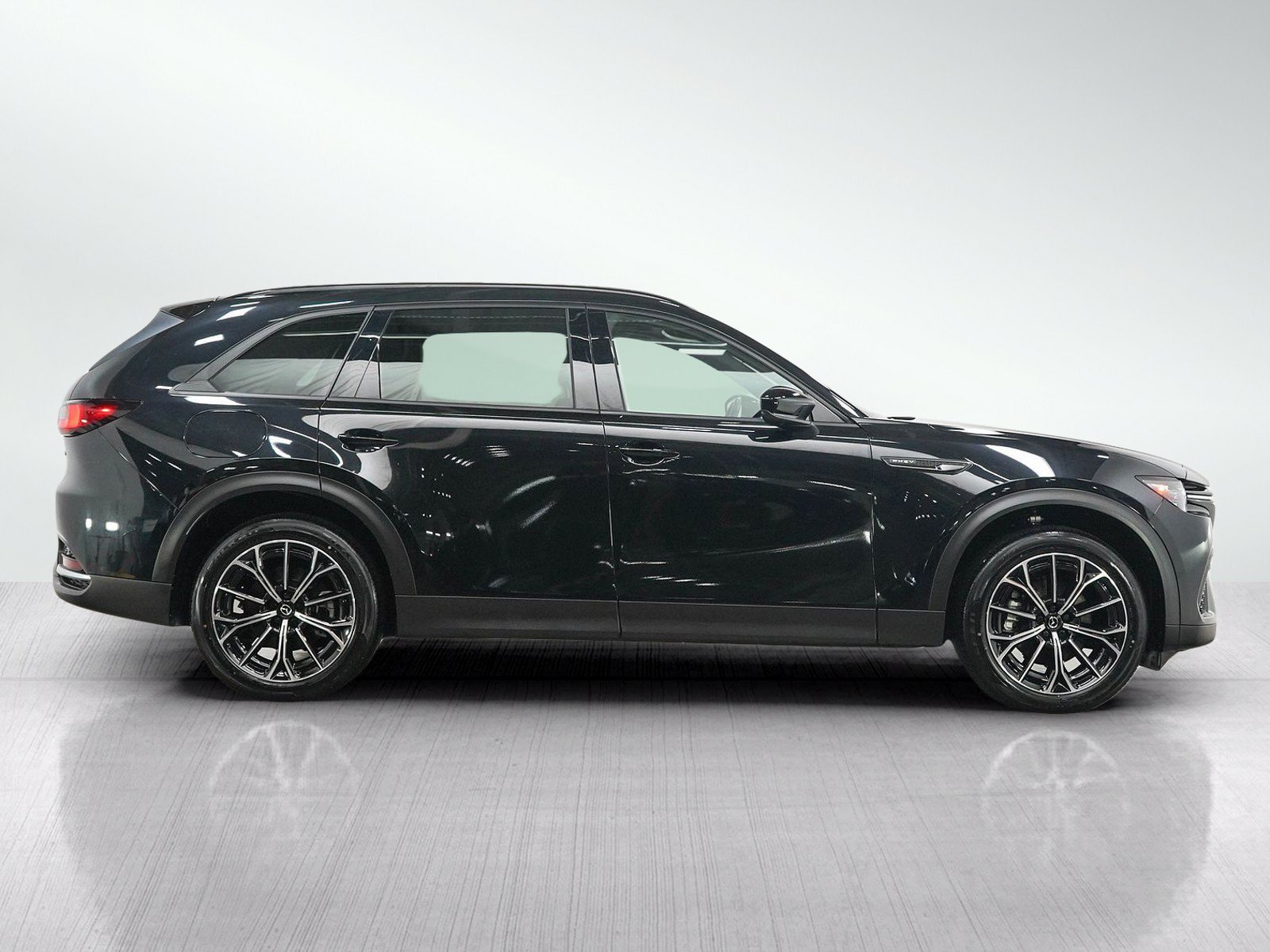 Certified 2025 MAZDA CX-70 Plug-In Hybrid w/ Premium Plus AWD/4WD image 6