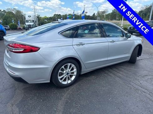 Used 2019 Ford Fusion SEL FWD image 11