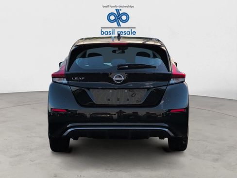 Used 2024 Nissan Leaf S image 5