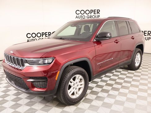 Used 2024 Jeep Grand Cherokee Laredo w/ Luxury Tech Group I AWD/4WD image 10