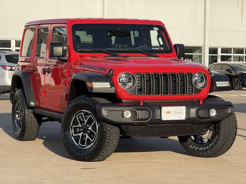 Used 2025 Jeep Wrangler Unlimited Rubicon w/ Convenience Group image 2