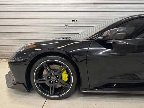 Used 2021 Chevrolet Corvette Stingray Premium Cpe w/ Z51 Performance Package RWD image 4