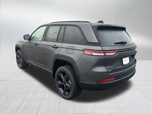 New 2025 Jeep Grand Cherokee Altitude image 7