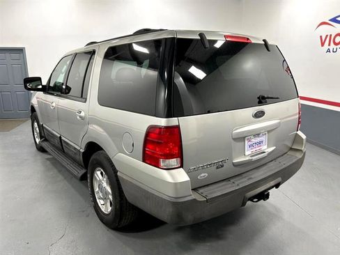 Used 2003 Ford Expedition XLT image 2