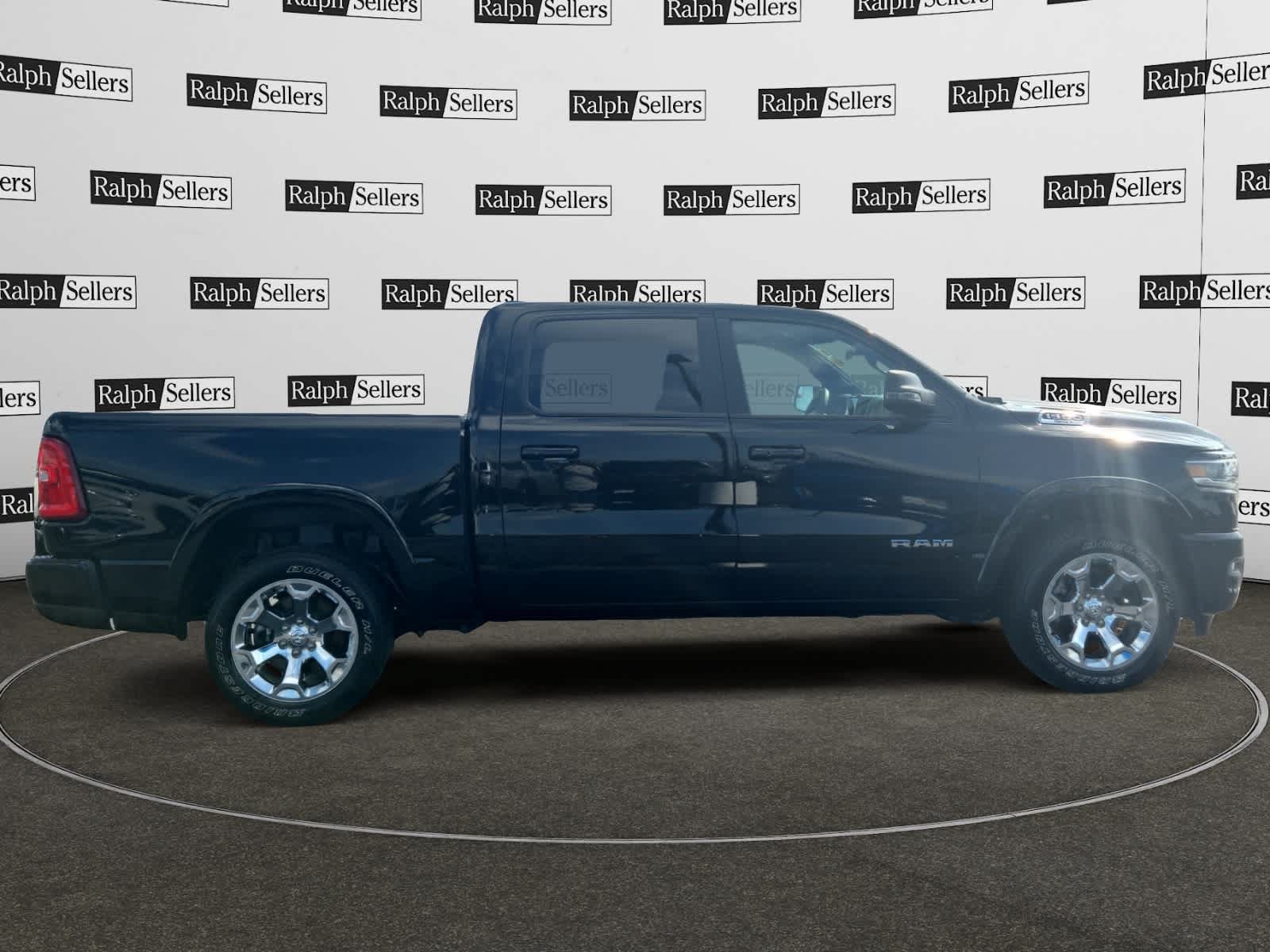 Used 2025 RAM 1500 Big Horn AWD/4WD image 7