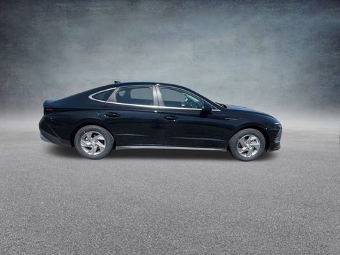 Used 2025 Hyundai Sonata SE image 24