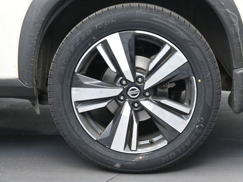 Used 2021 Nissan Rogue SL AWD/4WD image 22