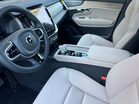 New 2026 Volvo XC90 T8 Plus w/ Protection Package Premier AWD/4WD image 9