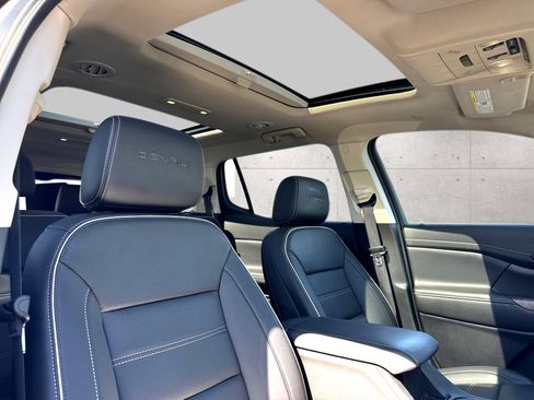 Used 2023 GMC Acadia Denali w/ Denali Ultimate Package image 7