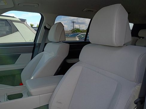 New 2026 Hyundai Santa Fe SE image 35