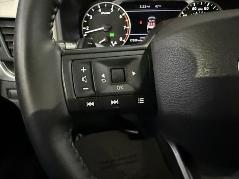 Certified 2025 Nissan Rogue SV image 15