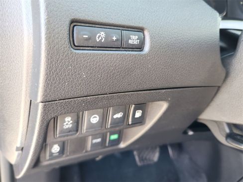 Used 2019 Nissan Rogue SV w/ Premium Package image 13