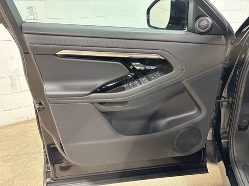 Used 2023 Land Rover Range Rover Evoque S AWD/4WD image 24