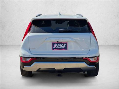 Used 2023 Kia Niro FWD image 6