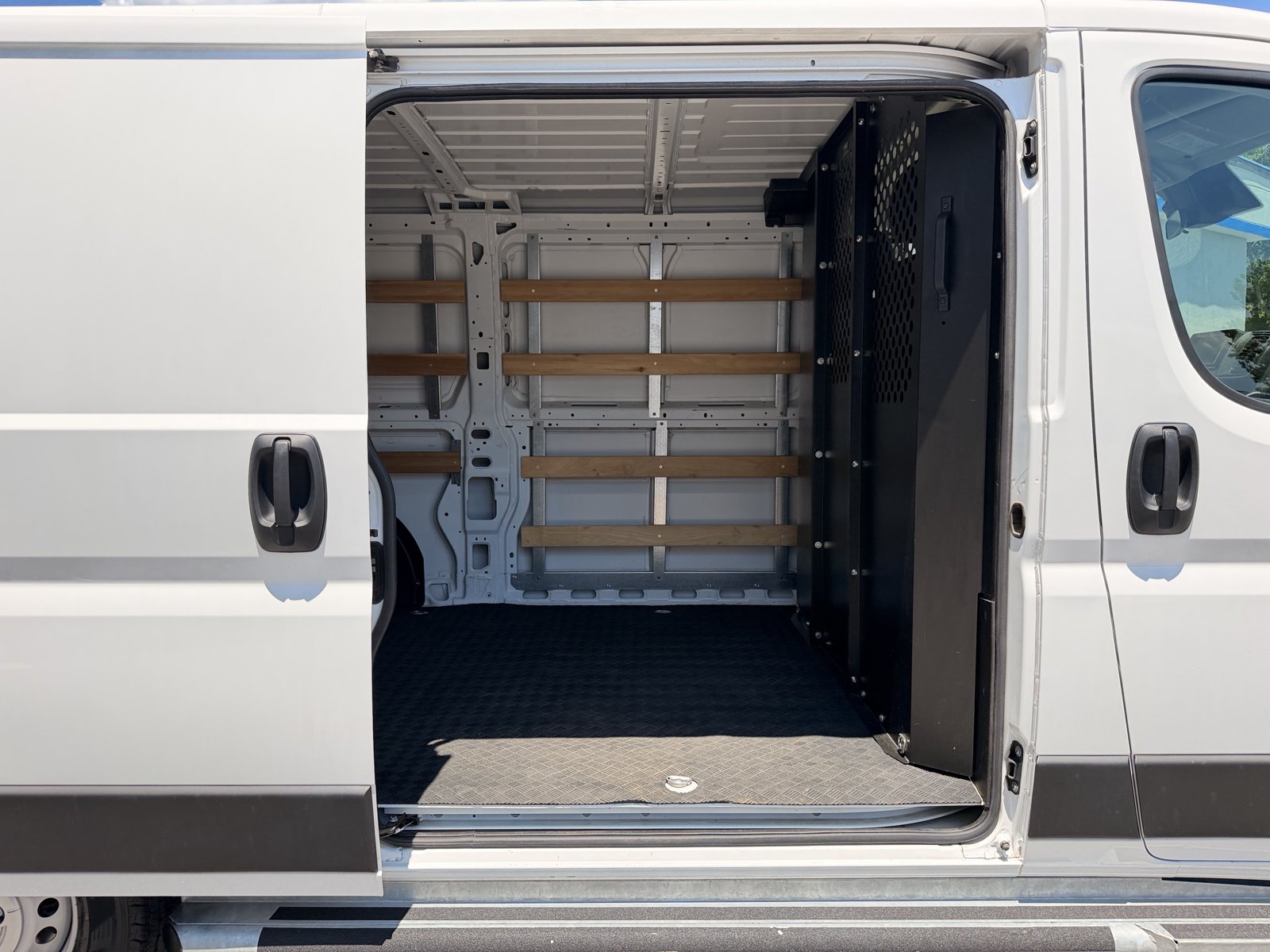 Used 2025 RAM ProMaster 2500 w/ U-Haul Equipment Group FWD image 29