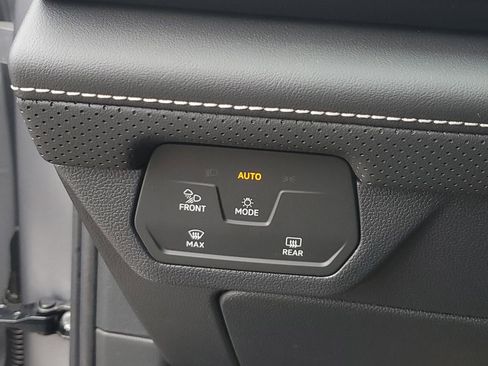 New 2026 Volkswagen Atlas SE FWD image 20