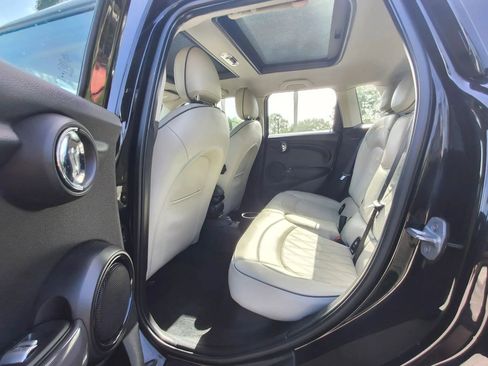 Used 2020 MINI Cooper 4-Door Hardtop w/ Signature Upholstery Package image 26