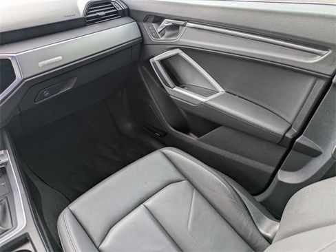 Used 2022 Audi Q3 2.0T Premium Plus image 5