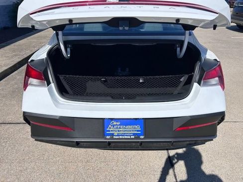New 2025 Hyundai Elantra Sport FWD image 5