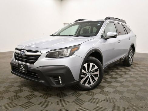 Used 2022 Subaru Outback Premium image 2