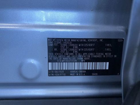 Certified 2025 Toyota RAV4 LE AWD/4WD image 32