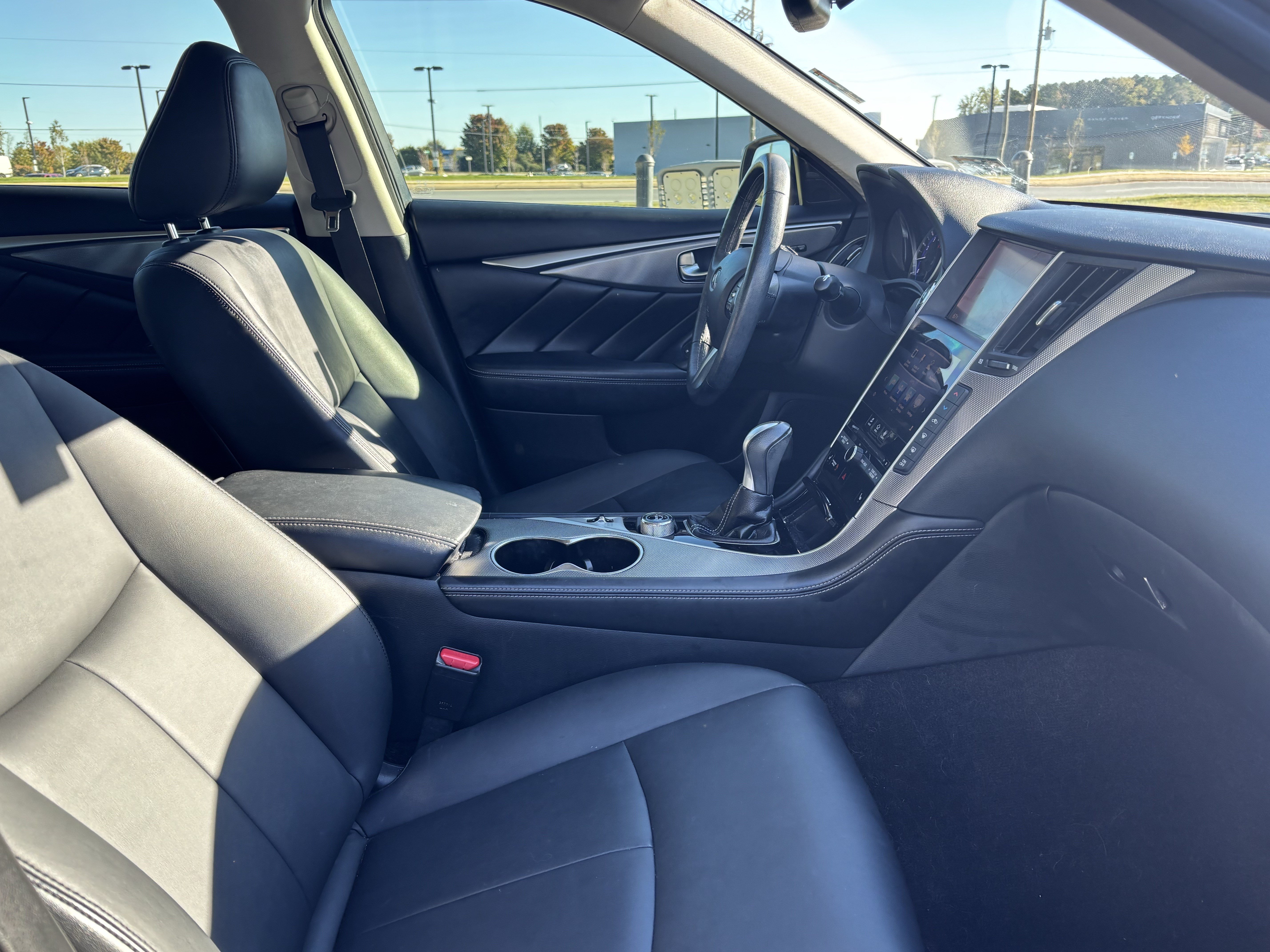Used 2016 INFINITI Q50 3.0t Premium w/ Driver Assistance Package RWD image 35