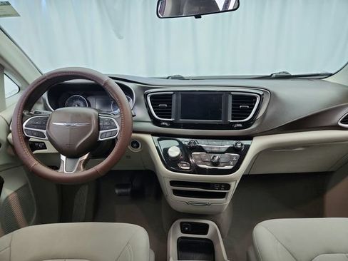 Used 2020 Chrysler Voyager LX w/ Cold Weather Group FWD image 28