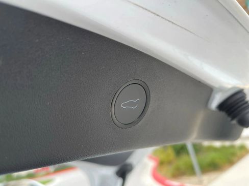 Used 2023 Tesla Model 3 Standard Range image 40