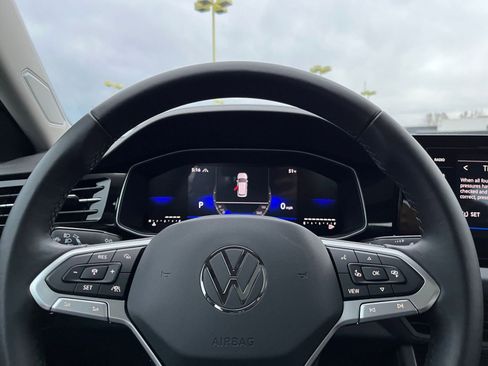 Used 2025 Volkswagen Jetta SE image 27